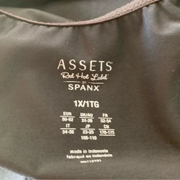 Assets by Spanx Black Full Slip Shapewear - Picture 8 of 8